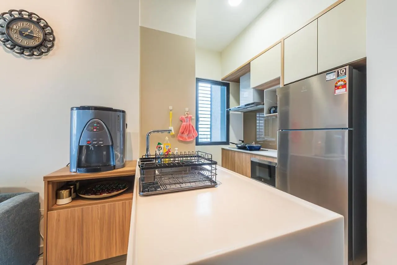Millerz Square 3R2B 8Pax Family Free 2 Parking Apartment Kuala Lumpur