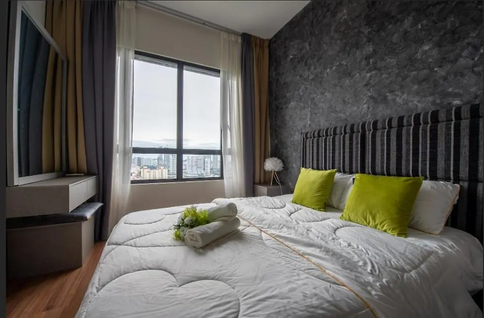 Millerz Square 3R2B 8Pax Family Free 2 Parking Apartment Kuala Lumpur 0*,  Malaysia
